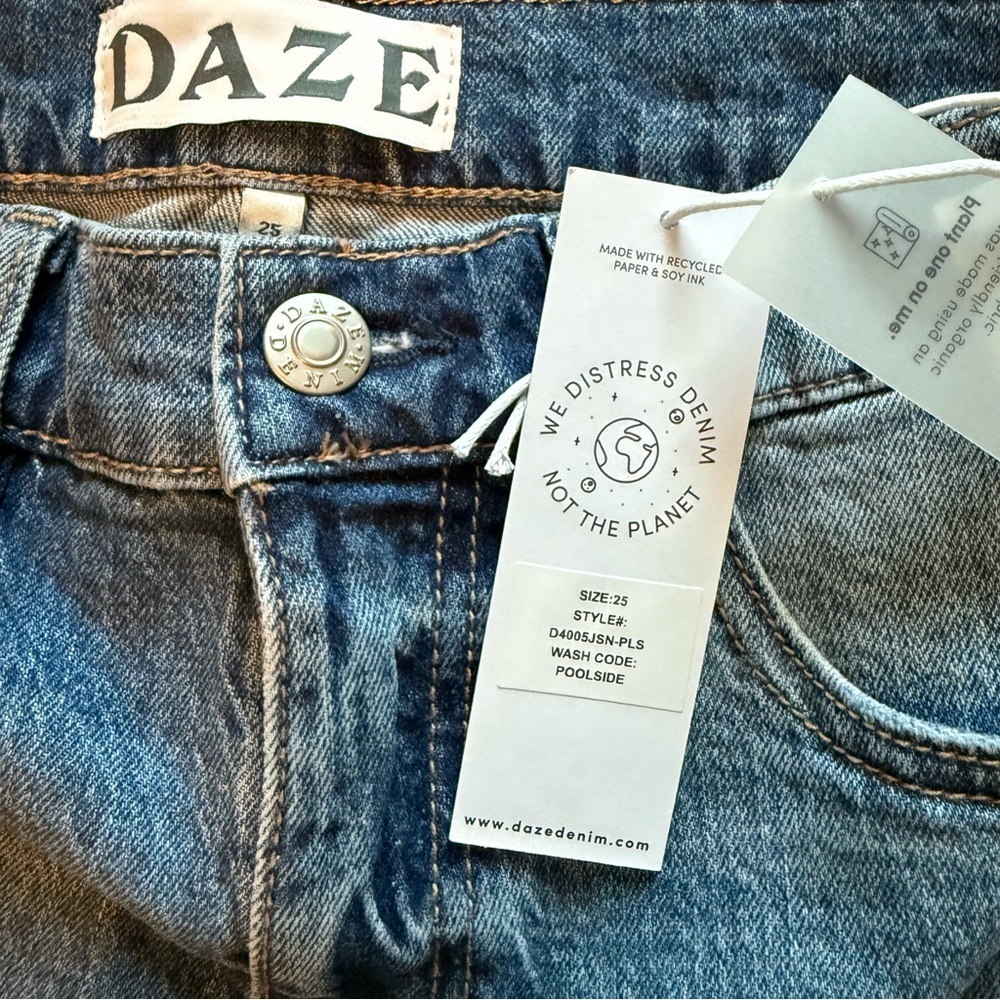 Daze Women's Blue Jean Shorts - Picture 4 of 5